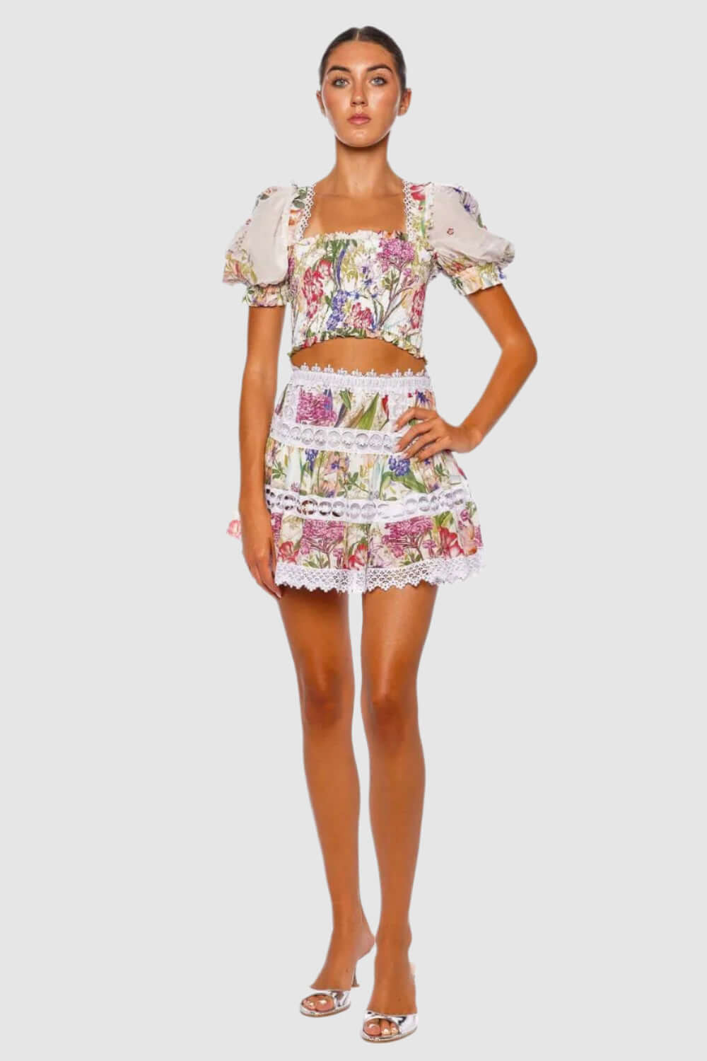 Greta Short Skirt in White Botanic