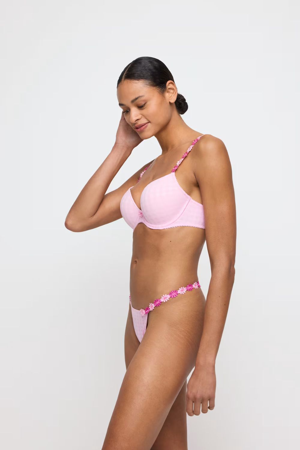 Avero String Thong in Lily Rose